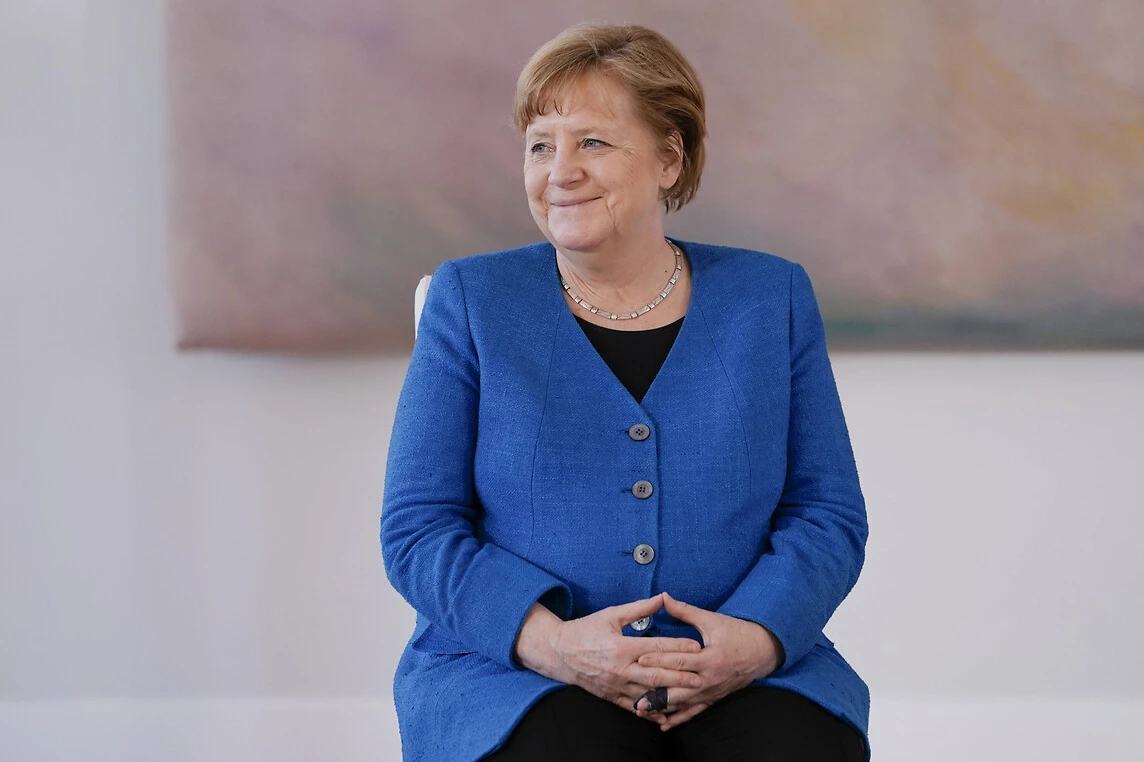Angela Merkel'in ceketlerinin akıbeti belli oldu